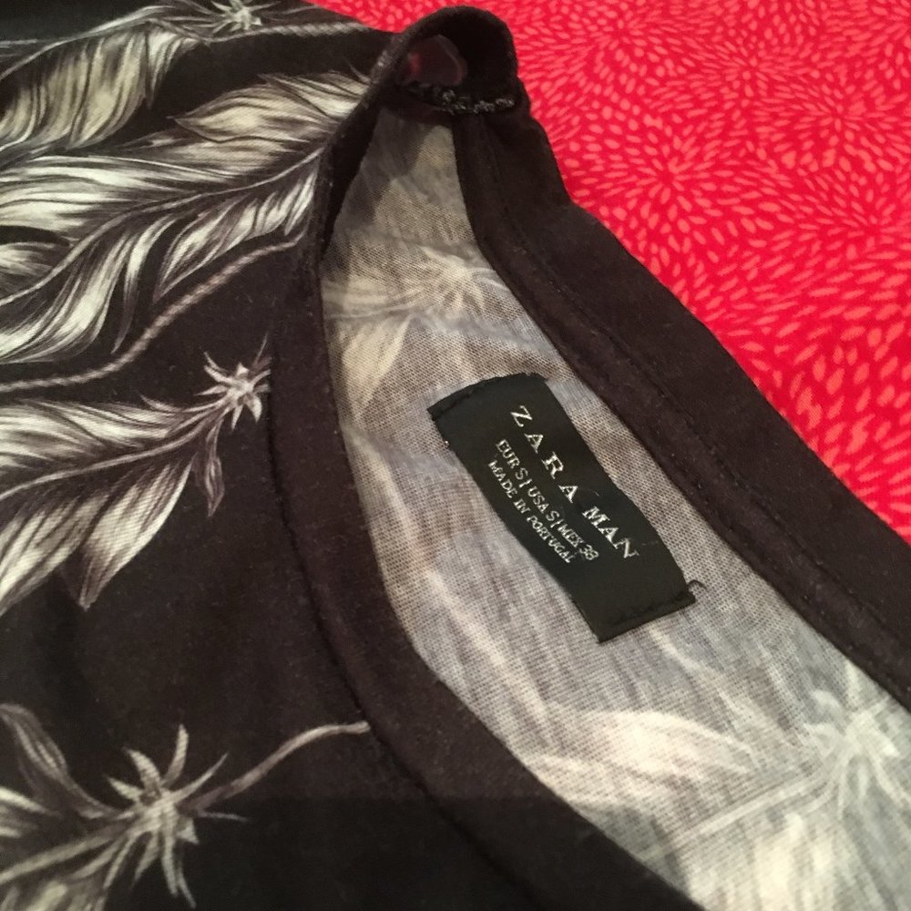 Zara Man T-Shirt Size Small 👀👕 - Picture 4 of 9